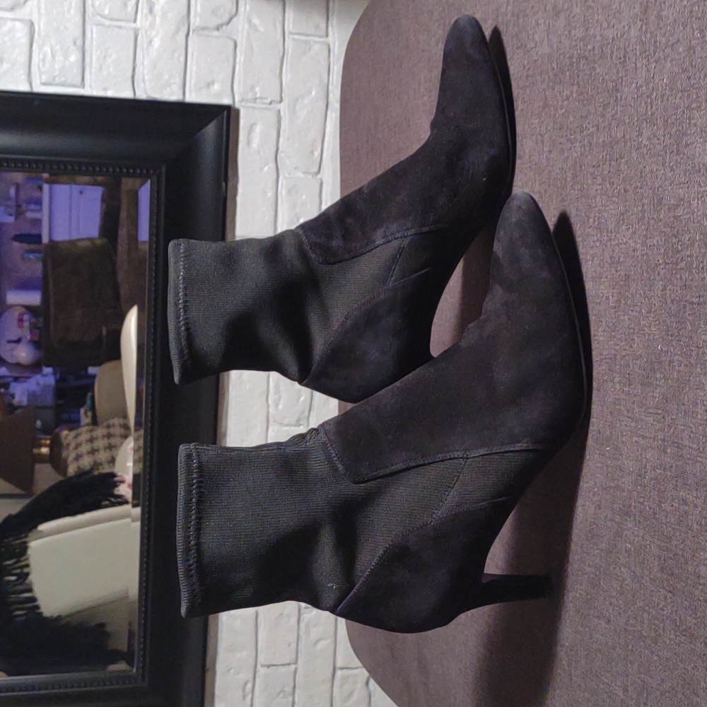 Naturalizer black suede ankle boots